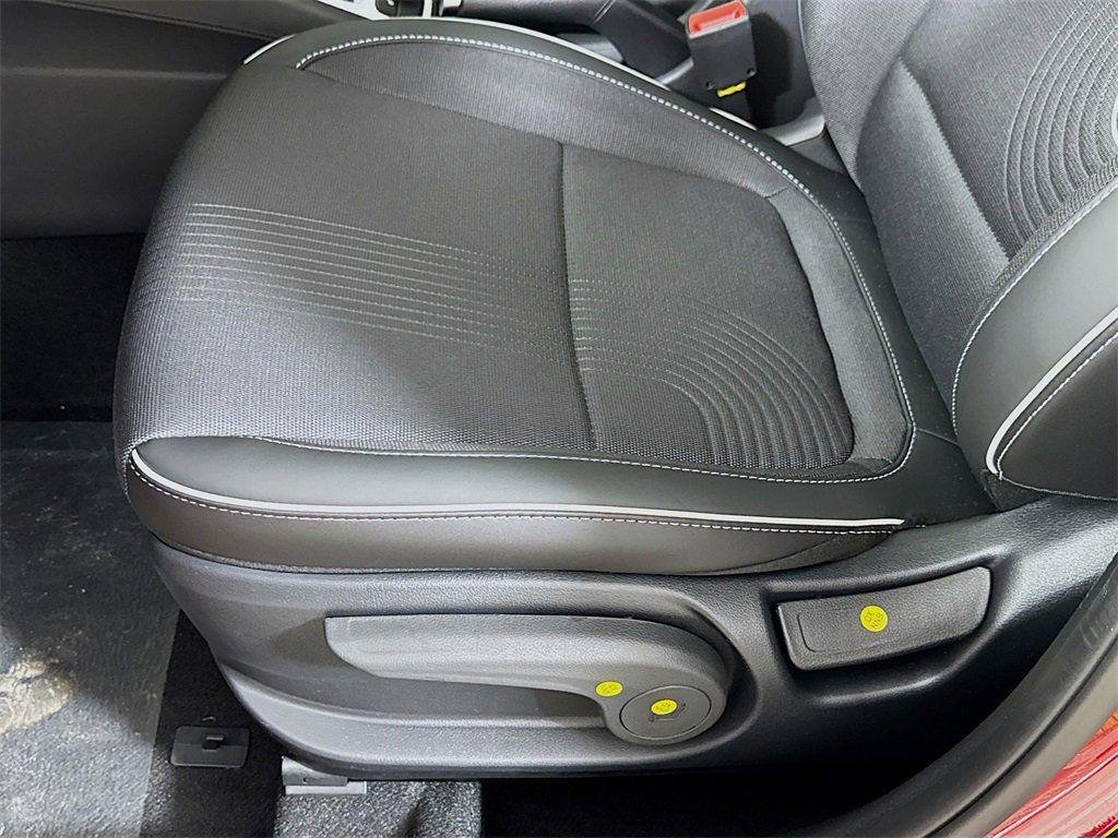 2025 Hyundai Venue Limited - Photo 17