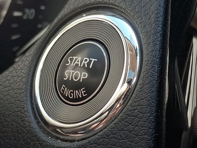 Used 2020 Black Nissan SL image 24