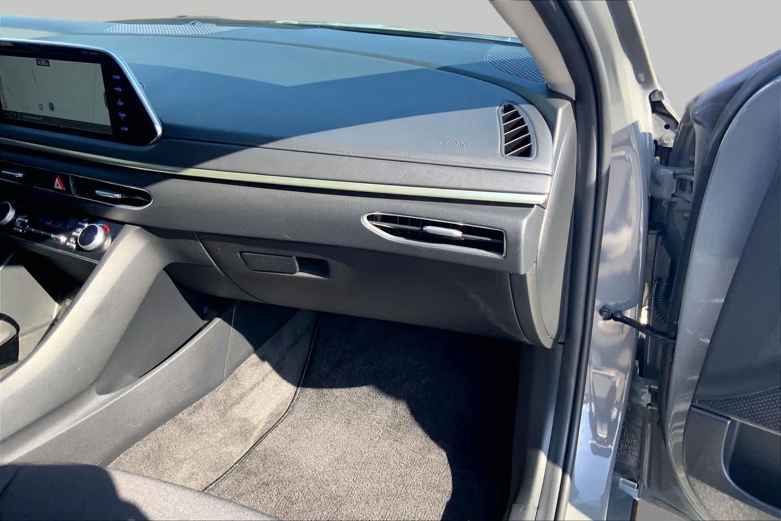 Used 2023 Hampton Gray Hyundai SEL image 18