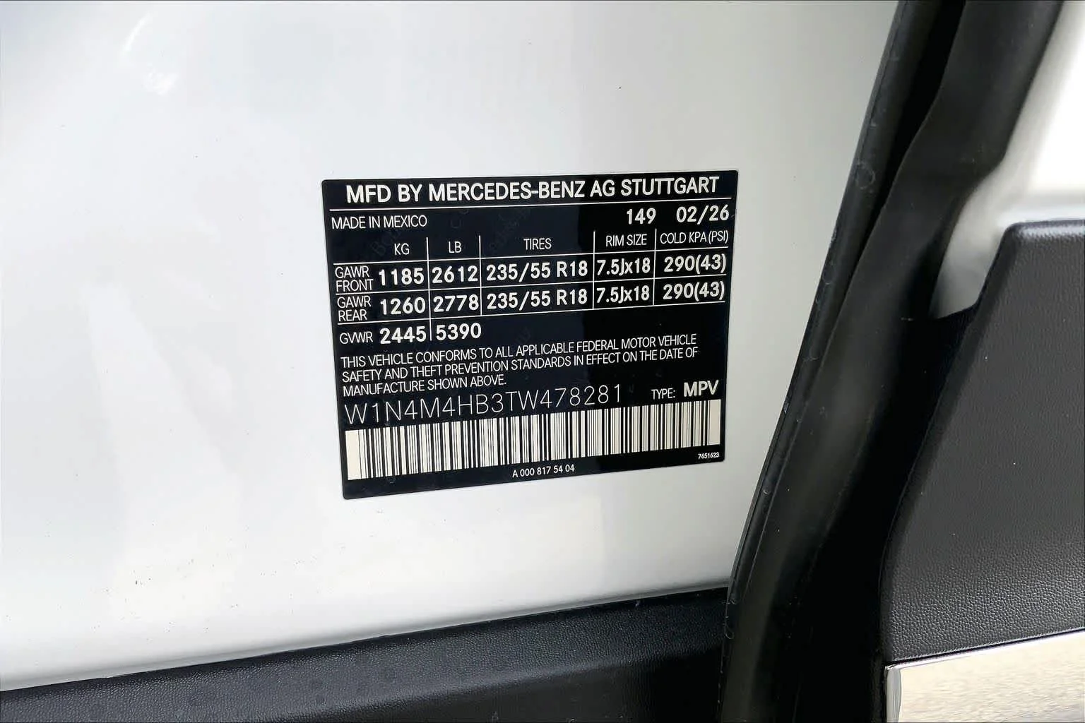 Certified Used 2026 Polar White Mercedes-Benz GLB 250 image 25