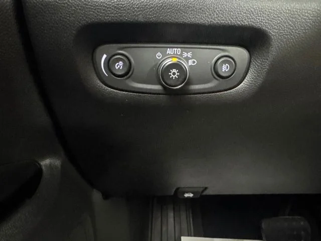 Used 2020 Gray Chevrolet 3LT image 20