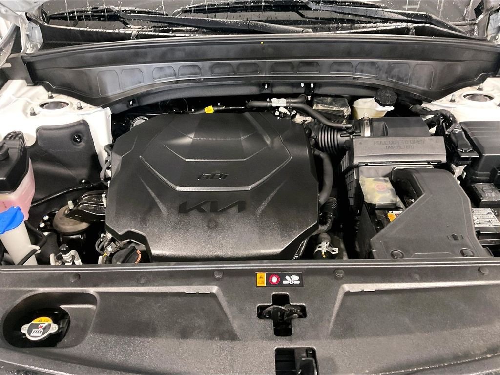 Used 2024 White Kia EX X-Line image 31