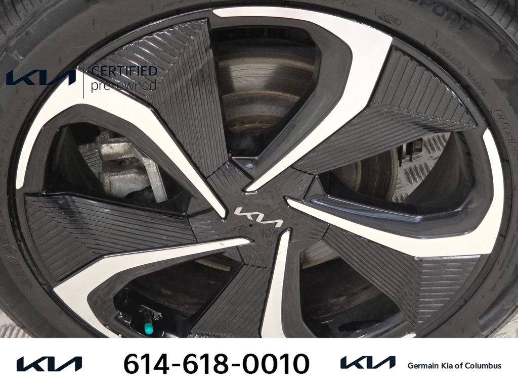Used 2023 White Kia GT-Line image 12