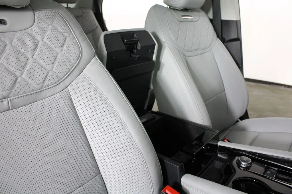 2026 Ford Explorer Platinum - Photo 21