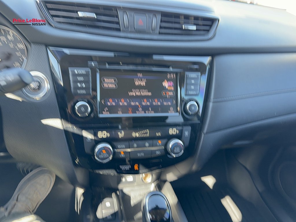 Used 2019 WHITE Nissan SV image 19