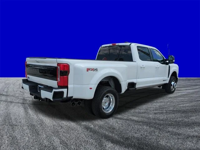 New 2026 Star White Metallic Tri-Coat Ford F-350® Platinum® image 4