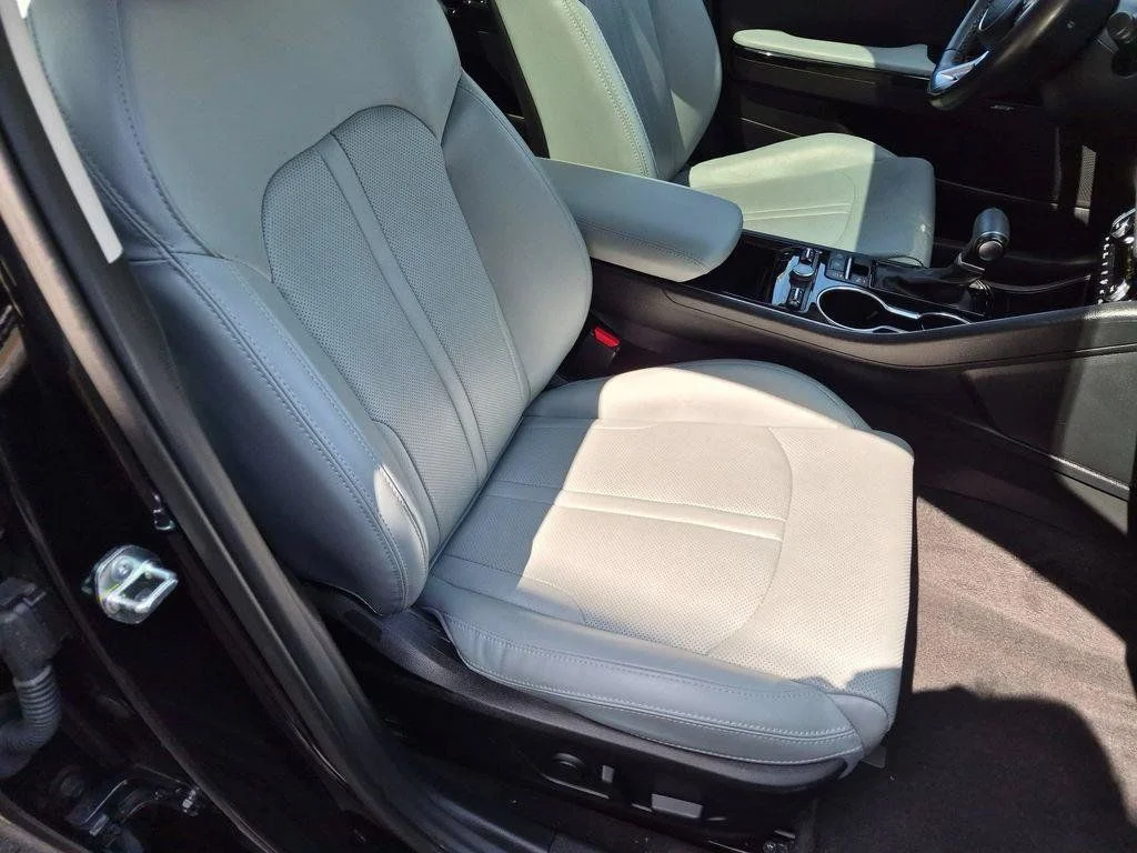 Used 2024 Black Kia EX image 27