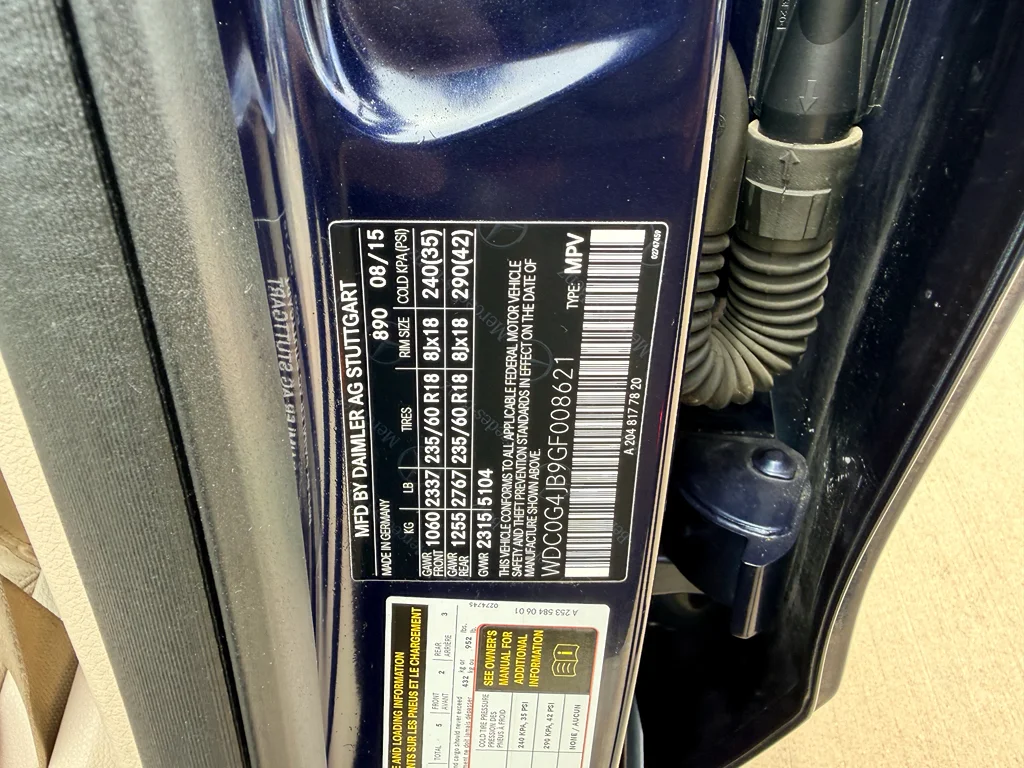 Used 2016 Lunar Blue Metallic Mercedes-Benz 300 image 33
