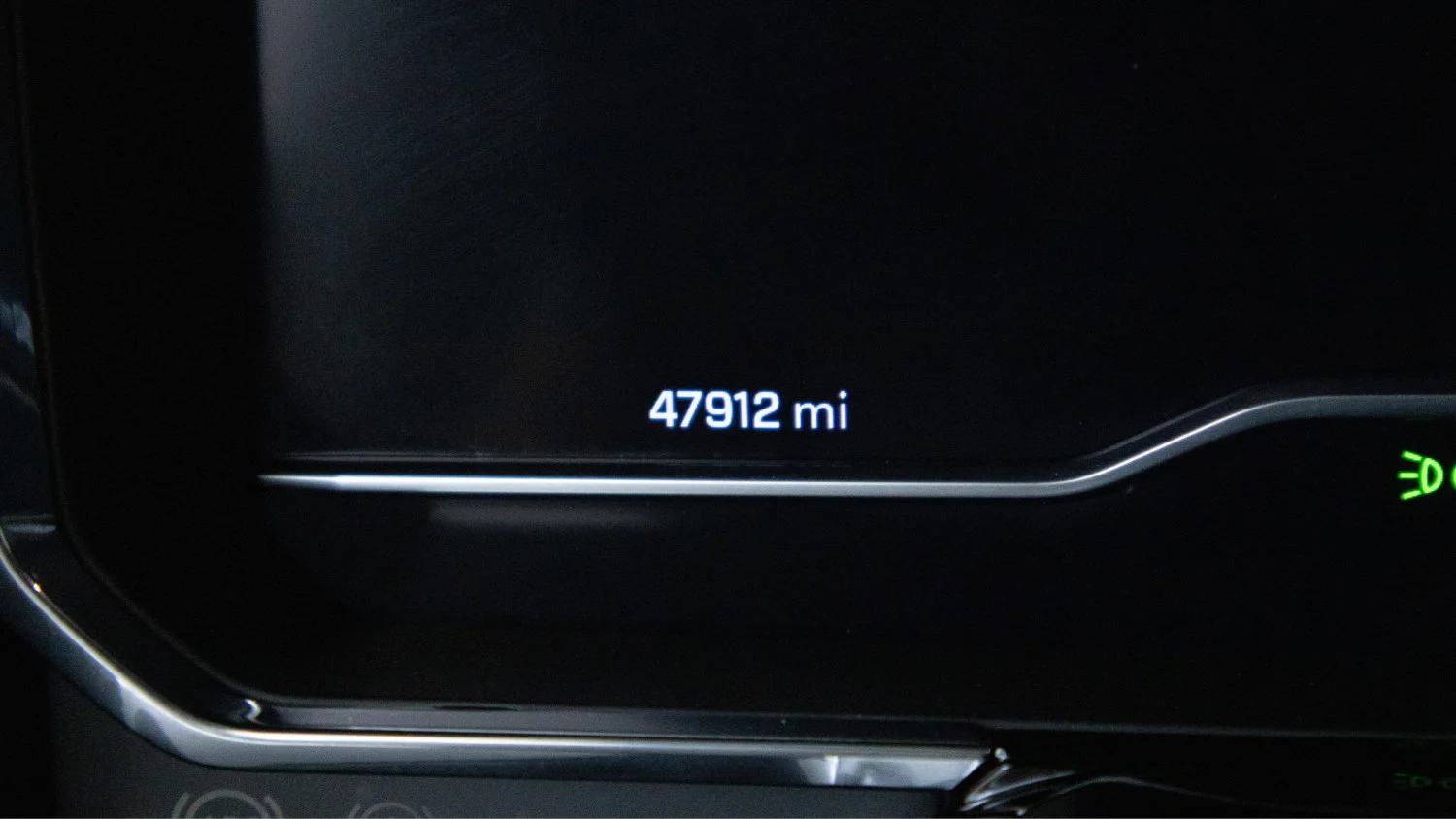 Used 2025 Summit White Chevrolet LT image 10