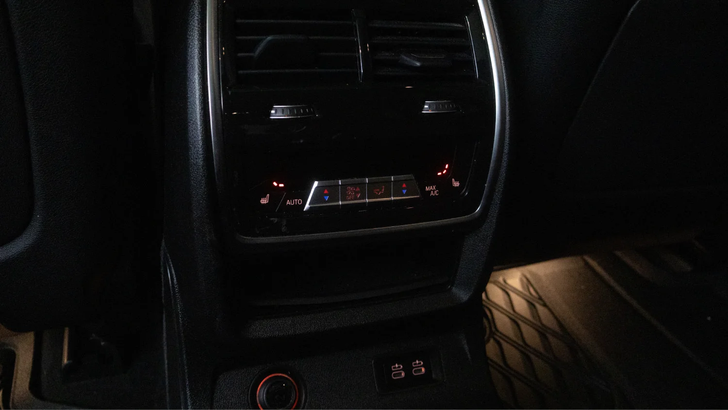Used 2024 Black BMW xDrive40i image 28