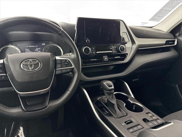 Certified Used 2024 MAGNETIC GRAY MET. Toyota  image 30