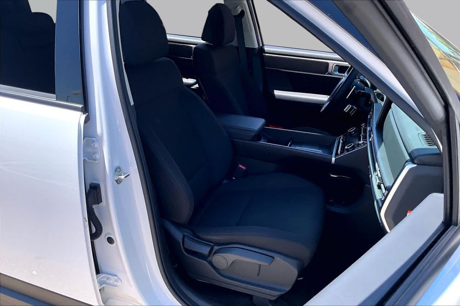 2026 Hyundai Santa Fe SE - Photo 9