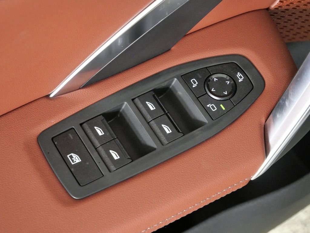 New 2026 Mineral White Metallic BMW xDrive28i image 34