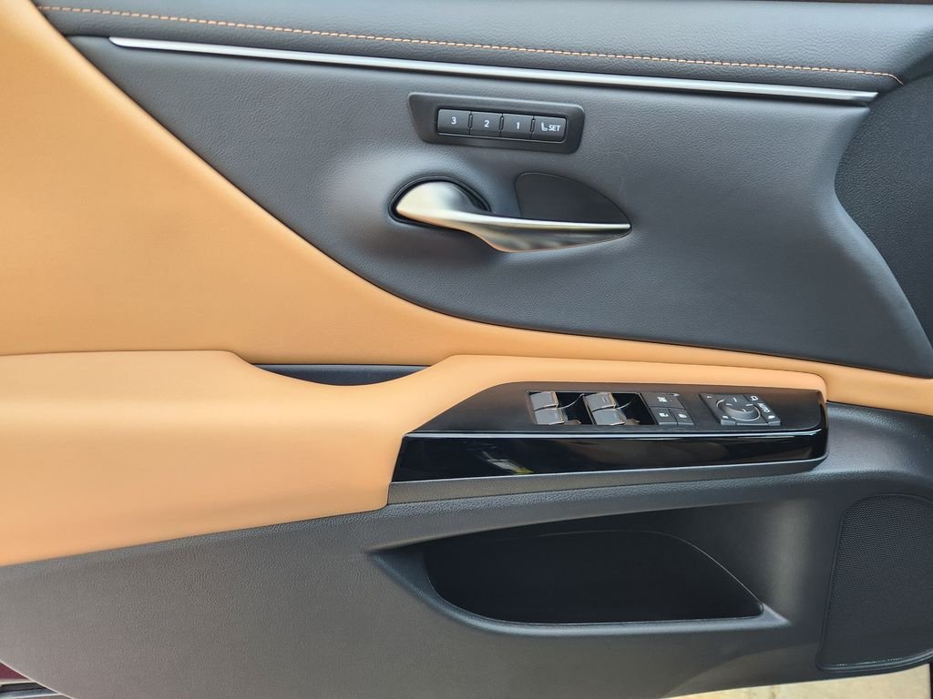 Certified Used 2025 Mica Lexus 350 PREMIUM image 22