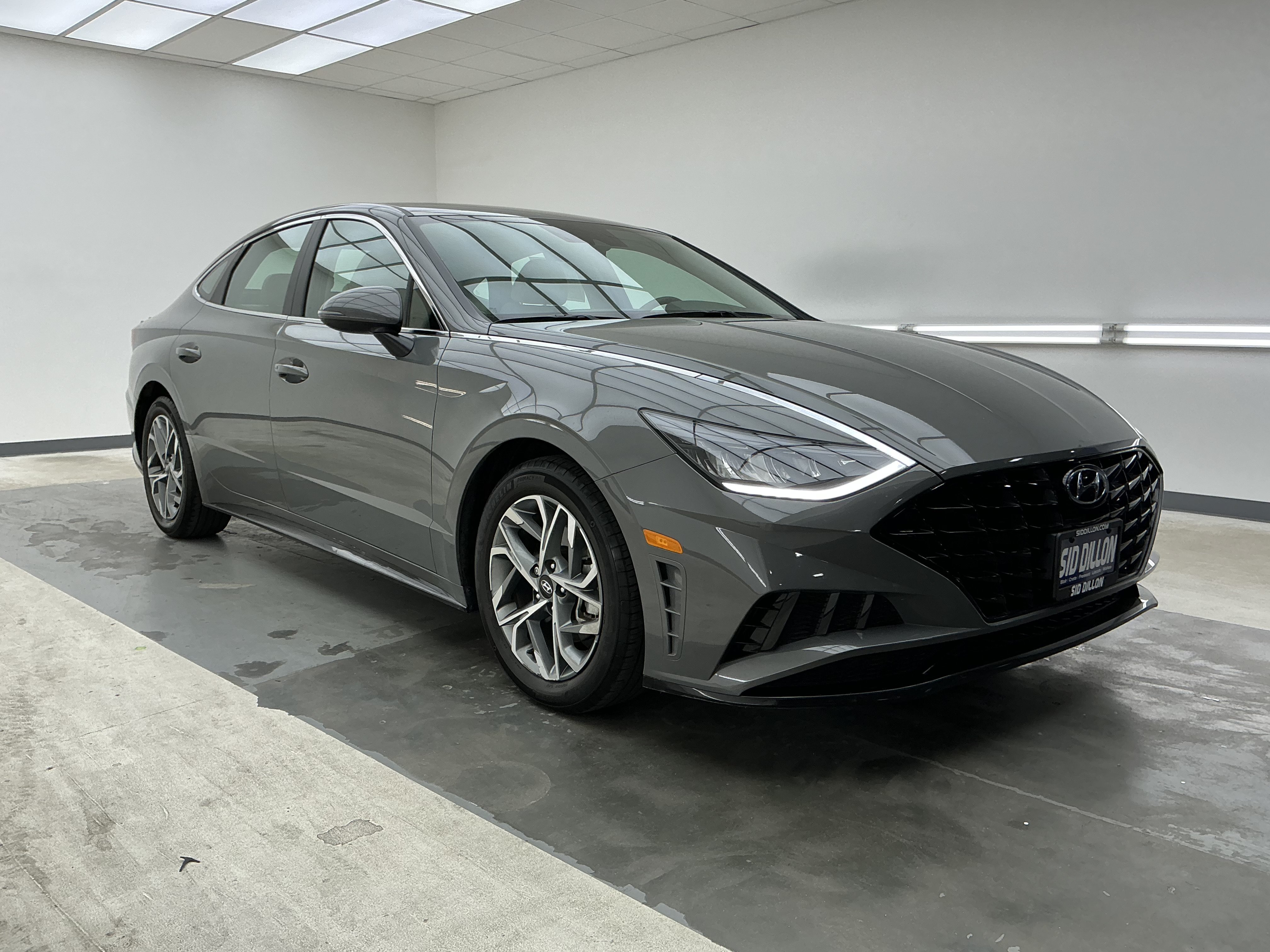 Certified Used 2023 Hampton Gray Hyundai SEL image 3