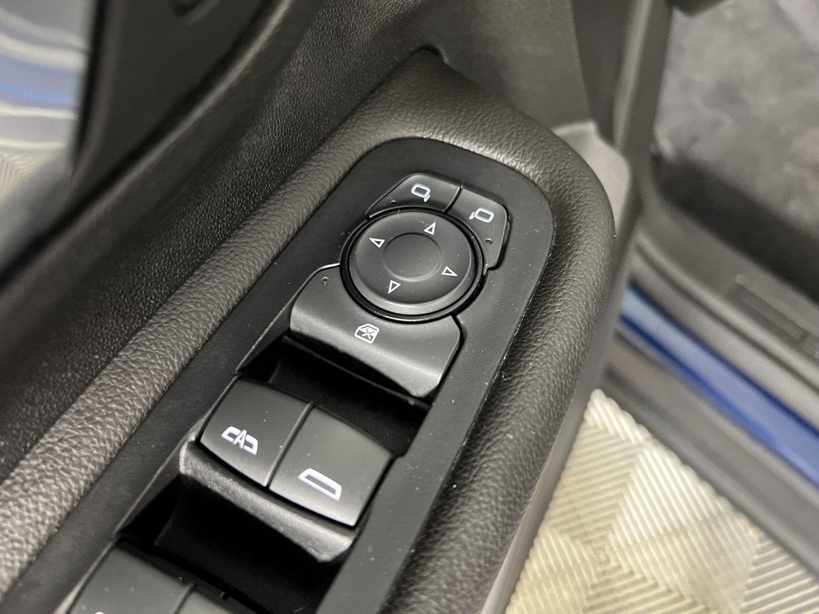 Used 2020 BLUE EMERALD METALLIC GMC SLE image 36