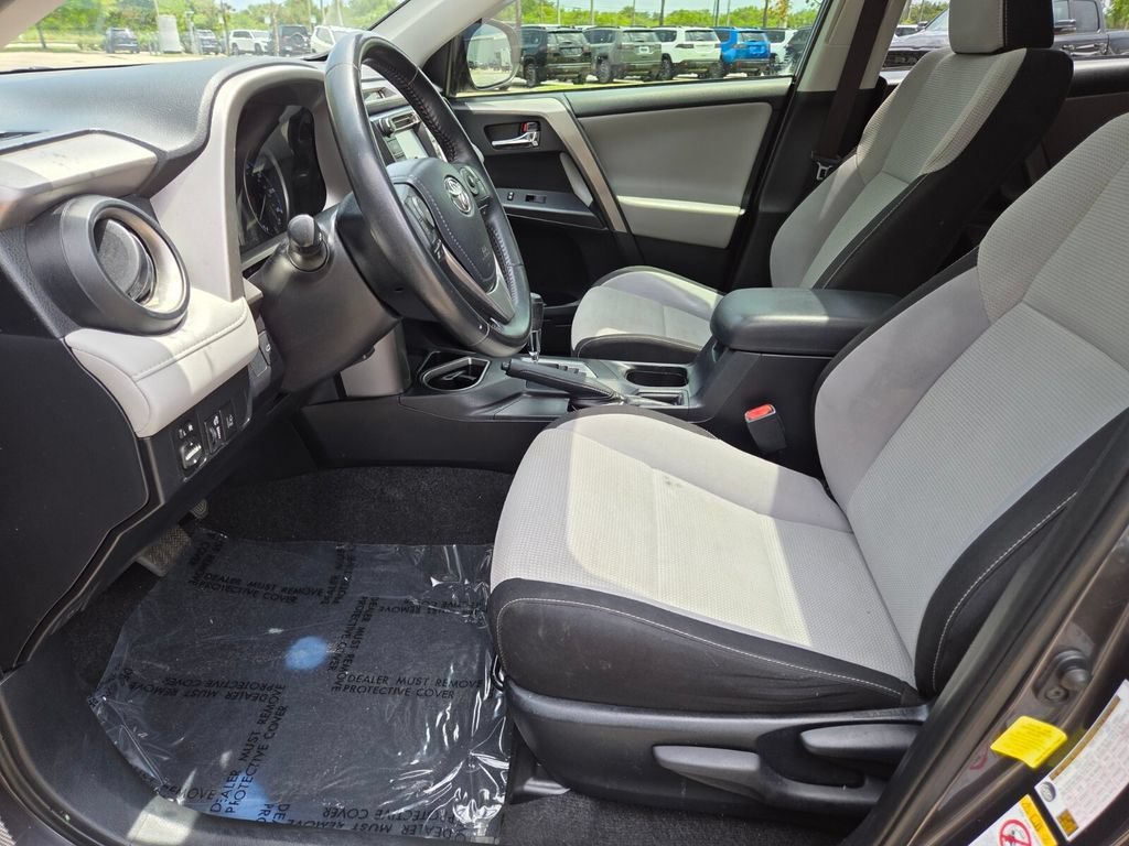 Used 2018 Magnetic Gray Metallic Toyota XLE image 28