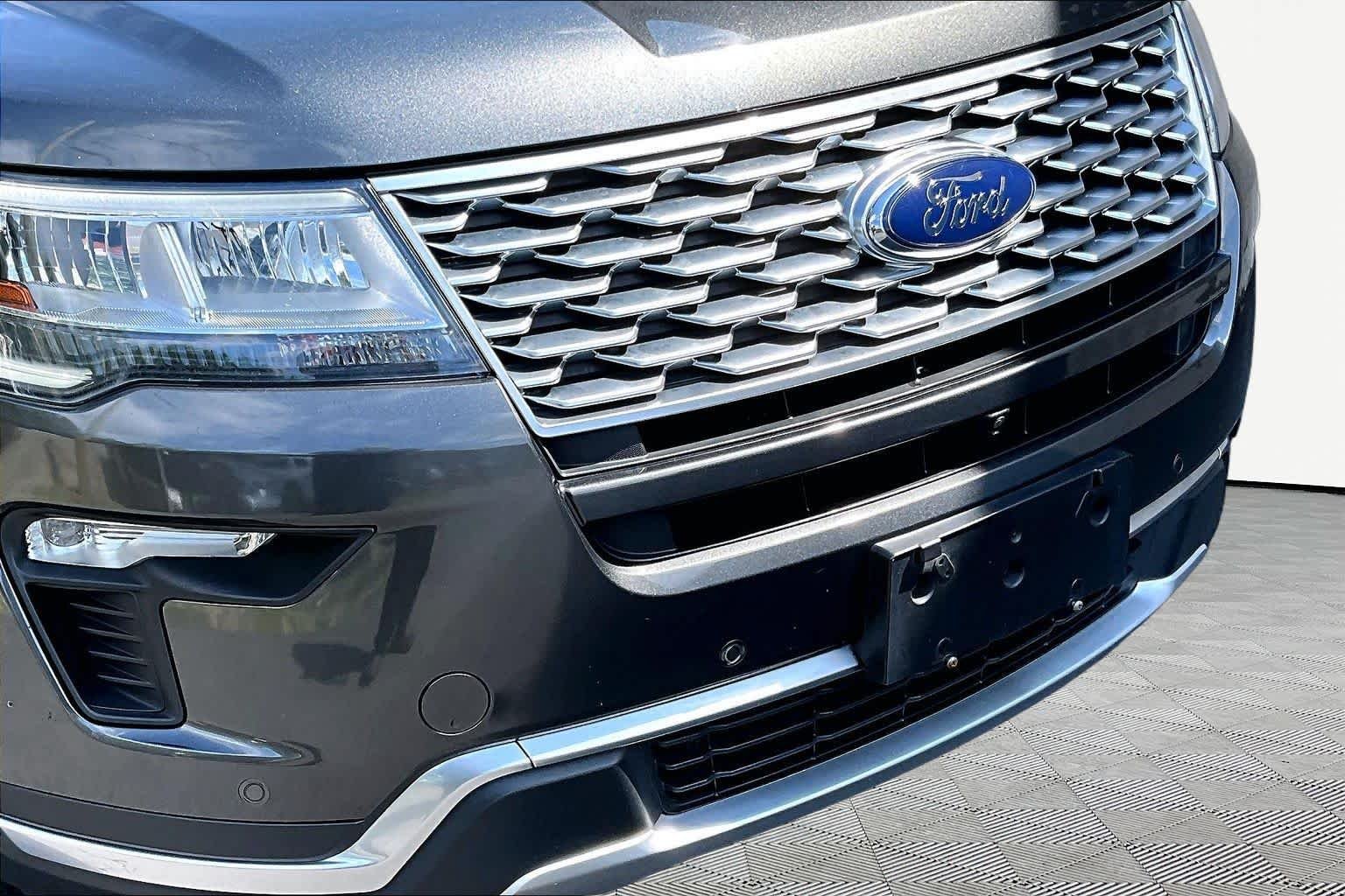 Used 2018 Magnetic Ford Platinum image 29