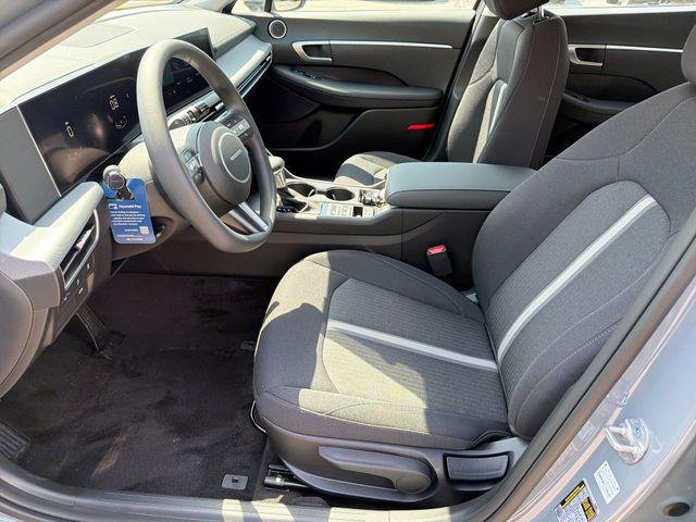New 2026 Blue Hyundai SE image 15