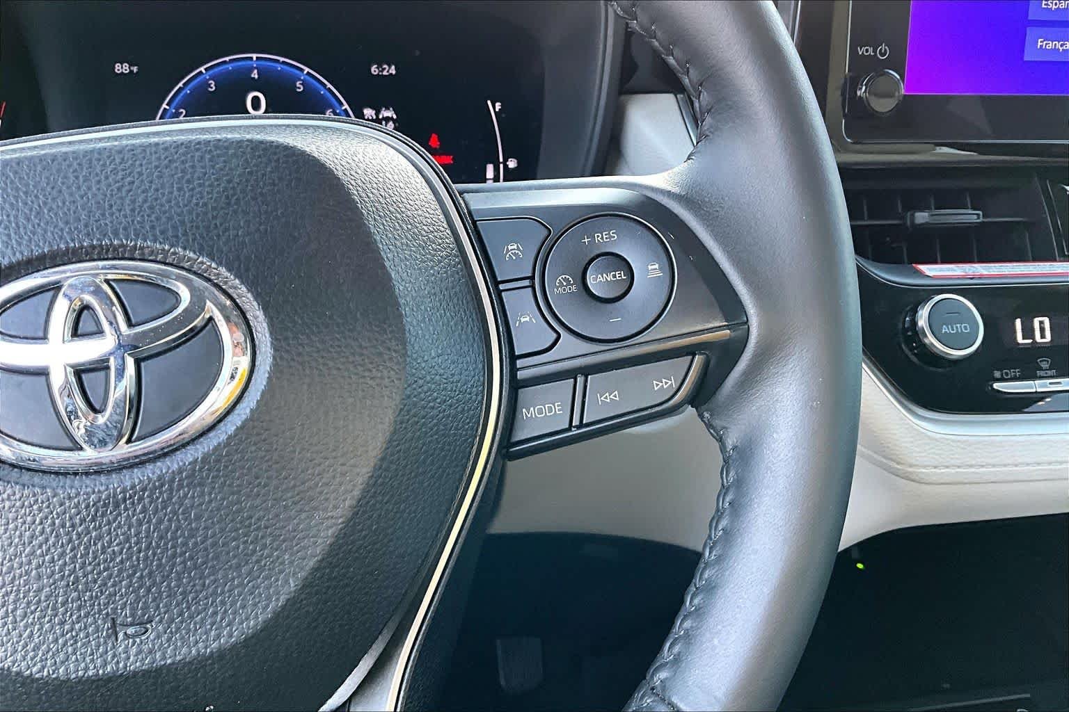 Used 2026 Wind Chill Pearl Toyota LE image 25