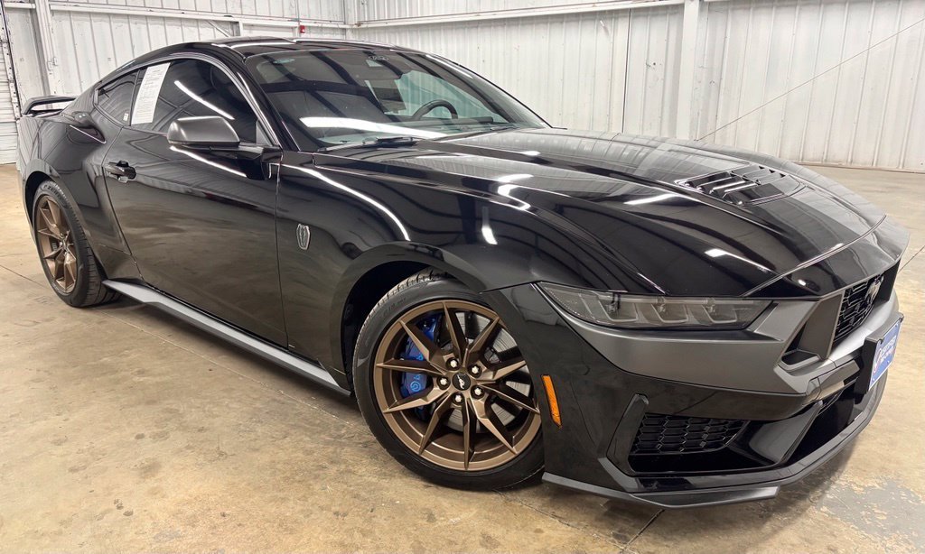 2025 Ford Mustang Dark Horse