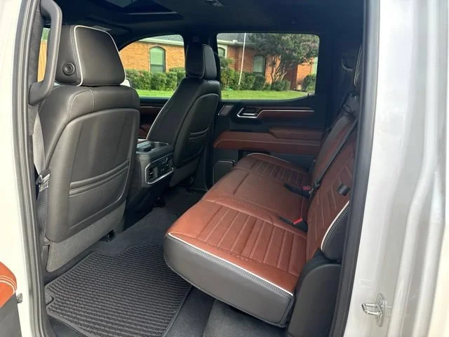 Used 2024 White Frost Tricoat GMC Denali Ultimate image 8
