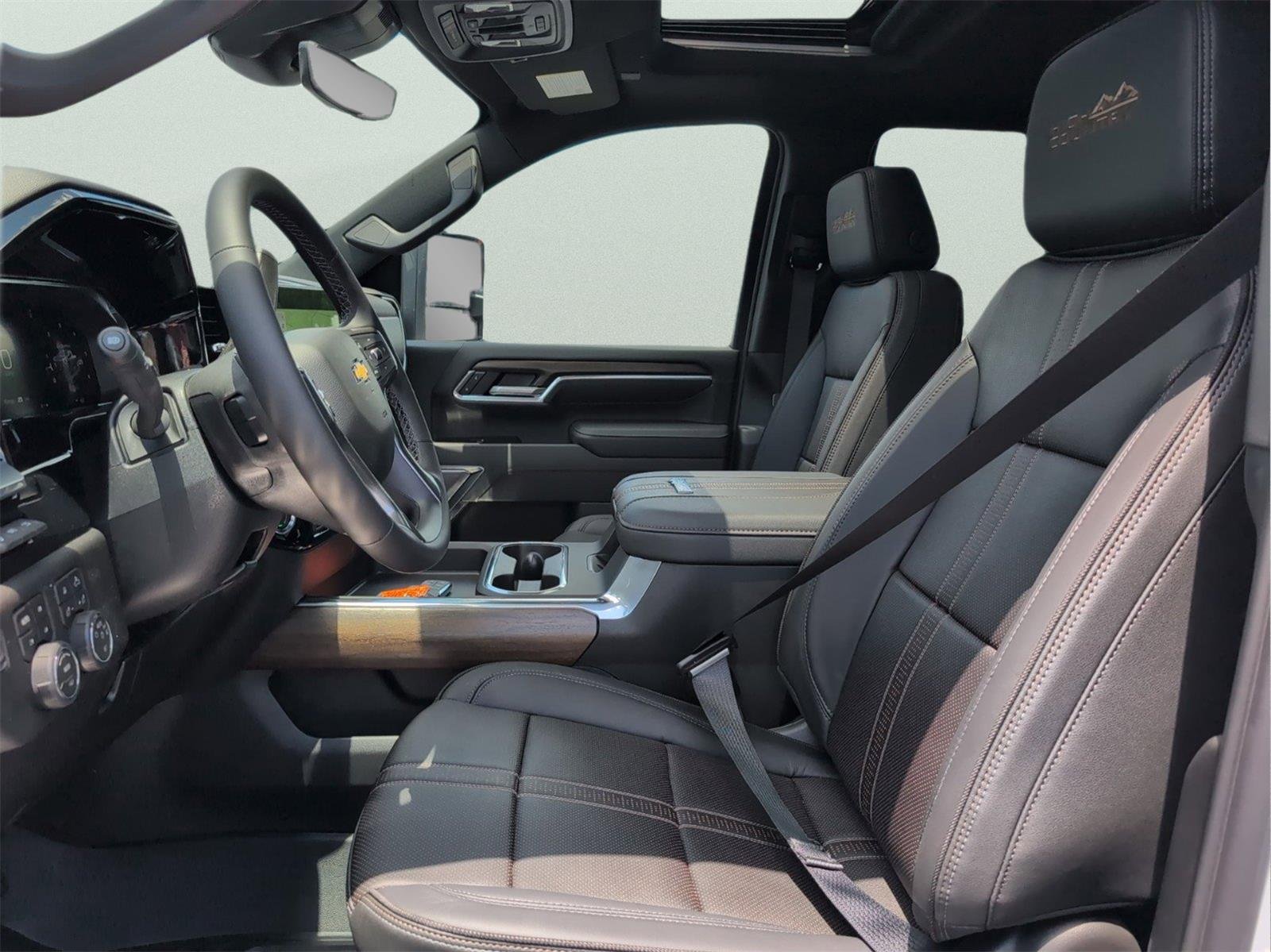 New 2026 Polar White Tricoat Chevrolet High Country image 18