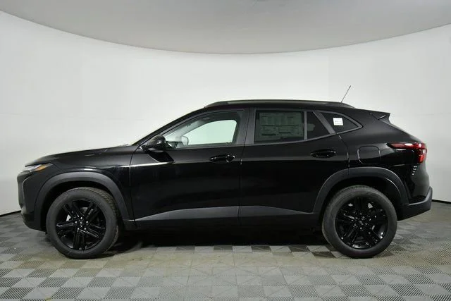 New 2026 Mosaic Black Metallic Chevrolet ACTIV image 16