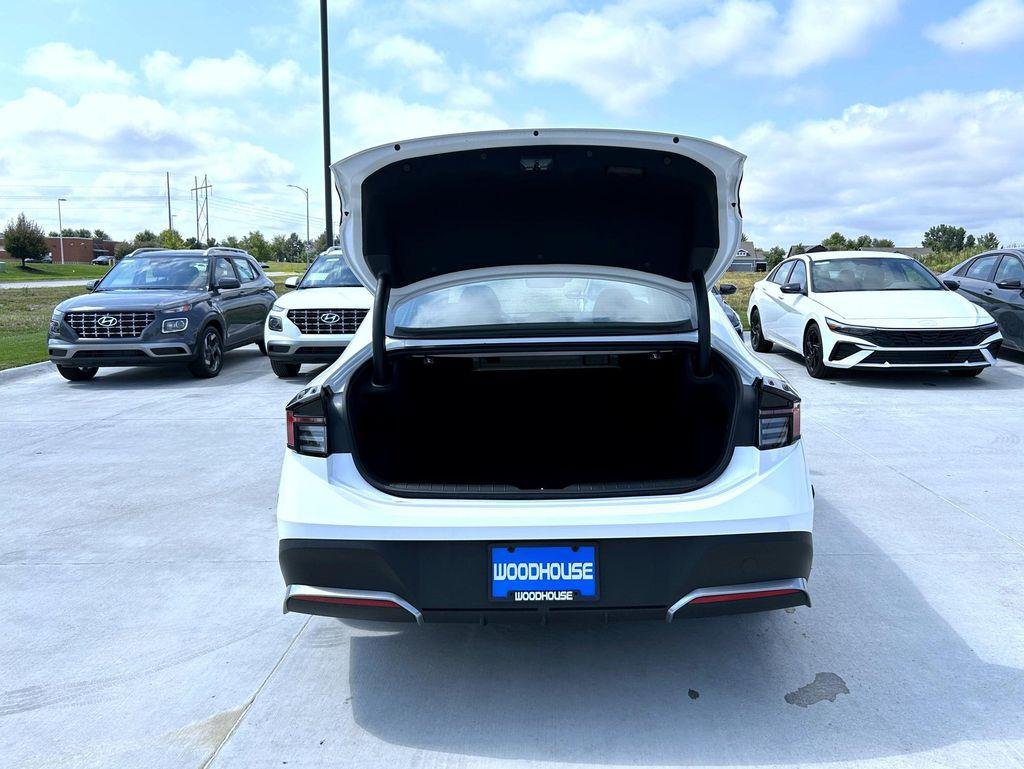 New 2026 Serenity White Hyundai Blue image 21