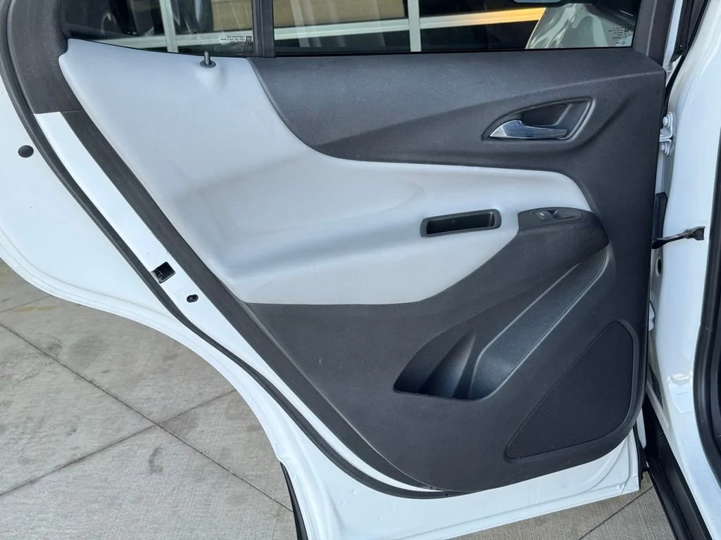 Used 2021 SUMMIT WHITE Chevrolet LS image 18