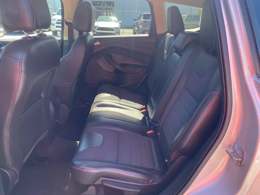 Used 2016 Silver Ford SE image 7