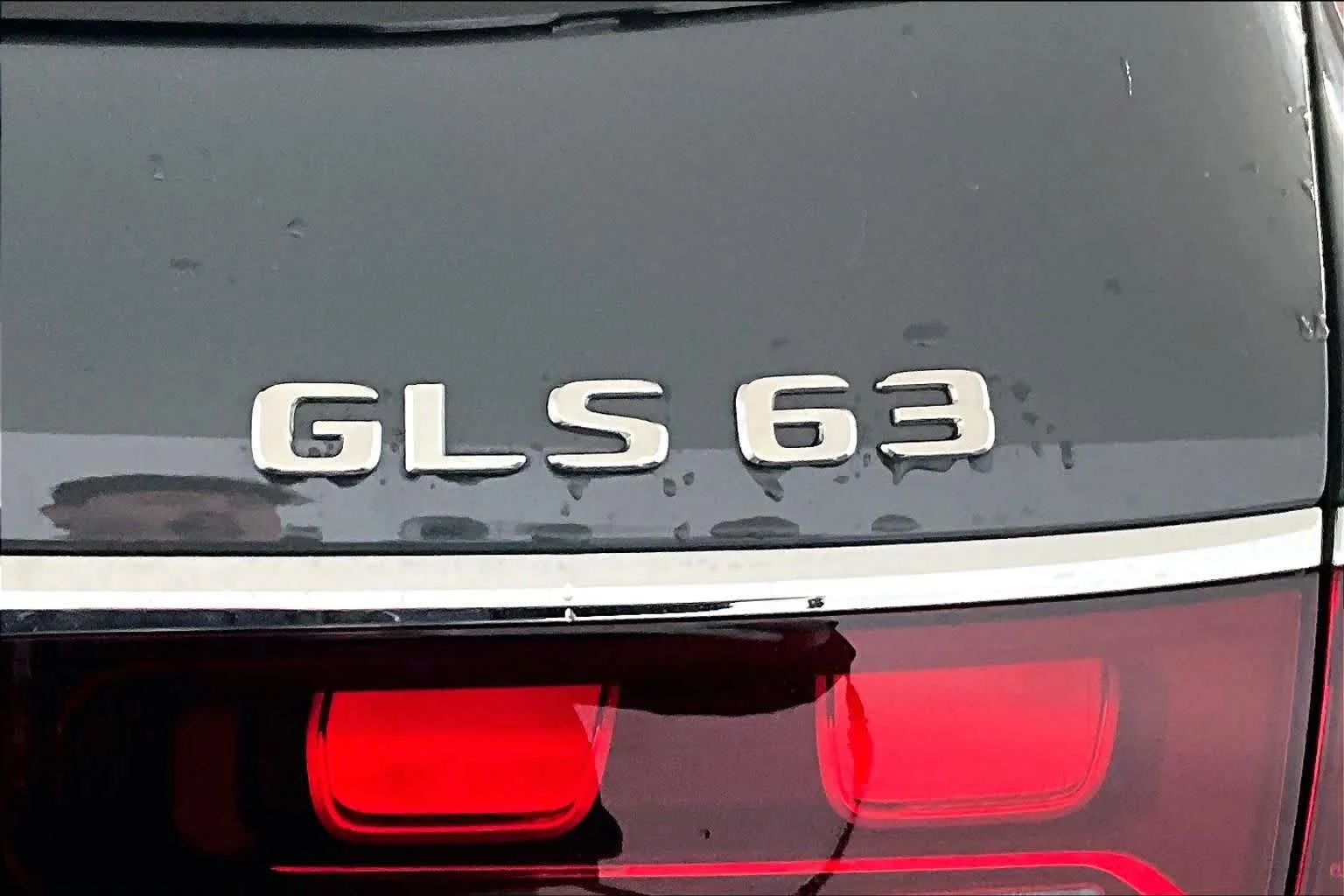 New 2026 MANUFAKTUR Signature Silicon Grey Mercedes-Benz AMG® GLS 63 image 7