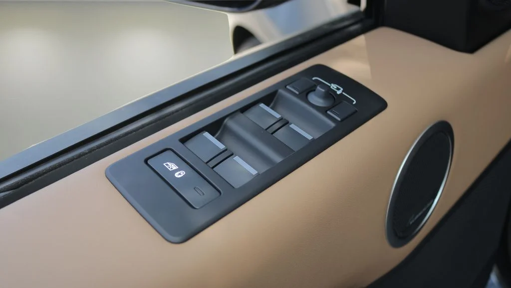 New 2026 Varesine Blue Land Rover  image 10