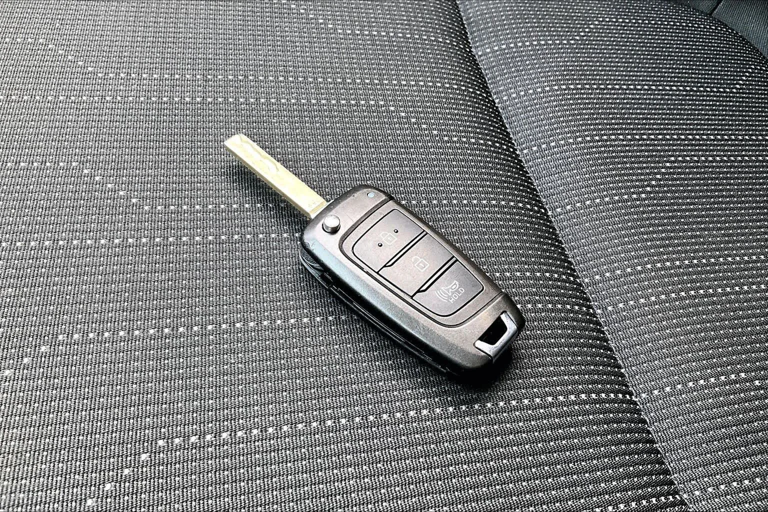 Used 2022 Intense Blue Hyundai SE image 14