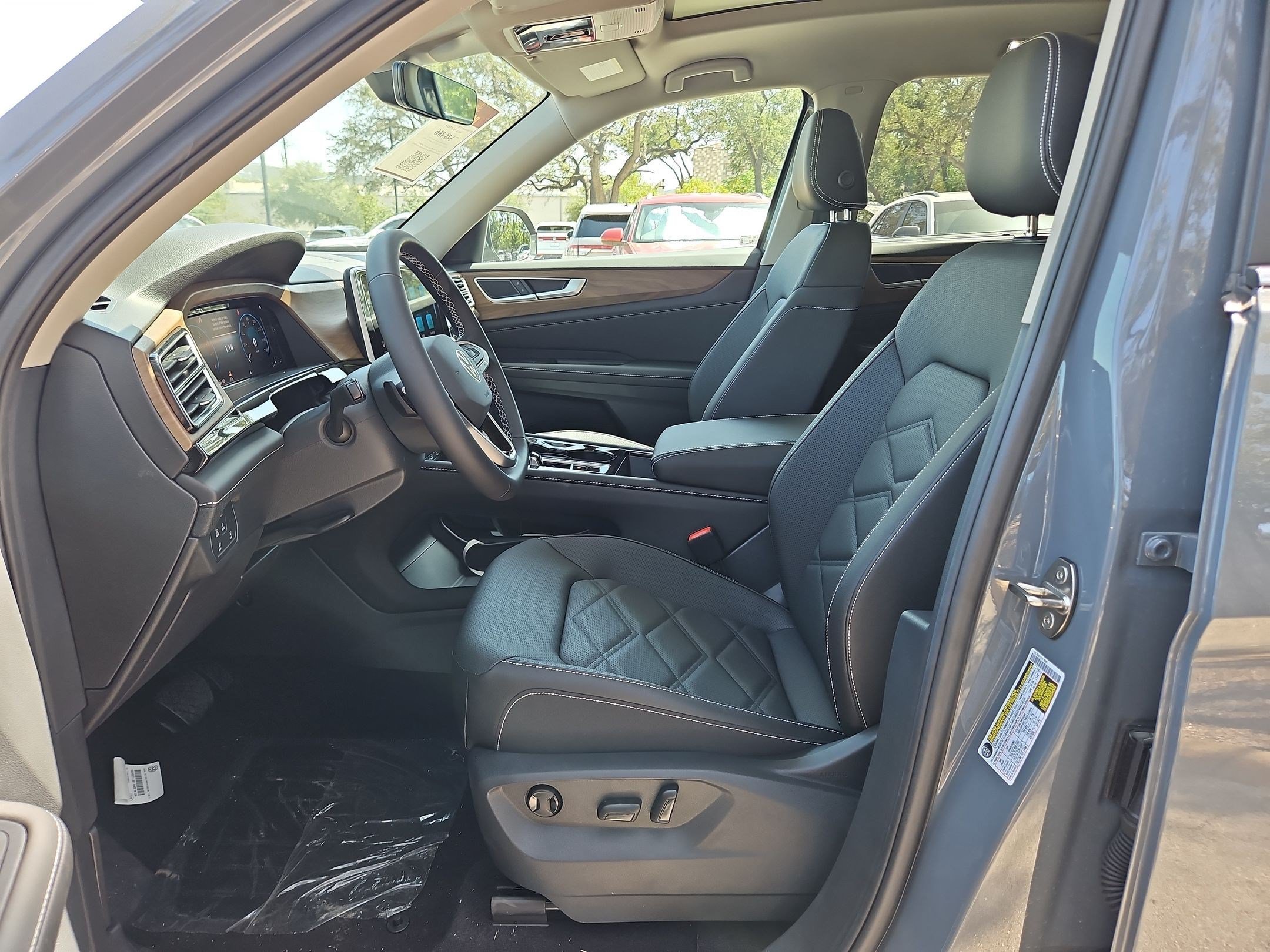 New 2026 Pure Gray Metallic Volkswagen 2.0T SE w/Technology image 9