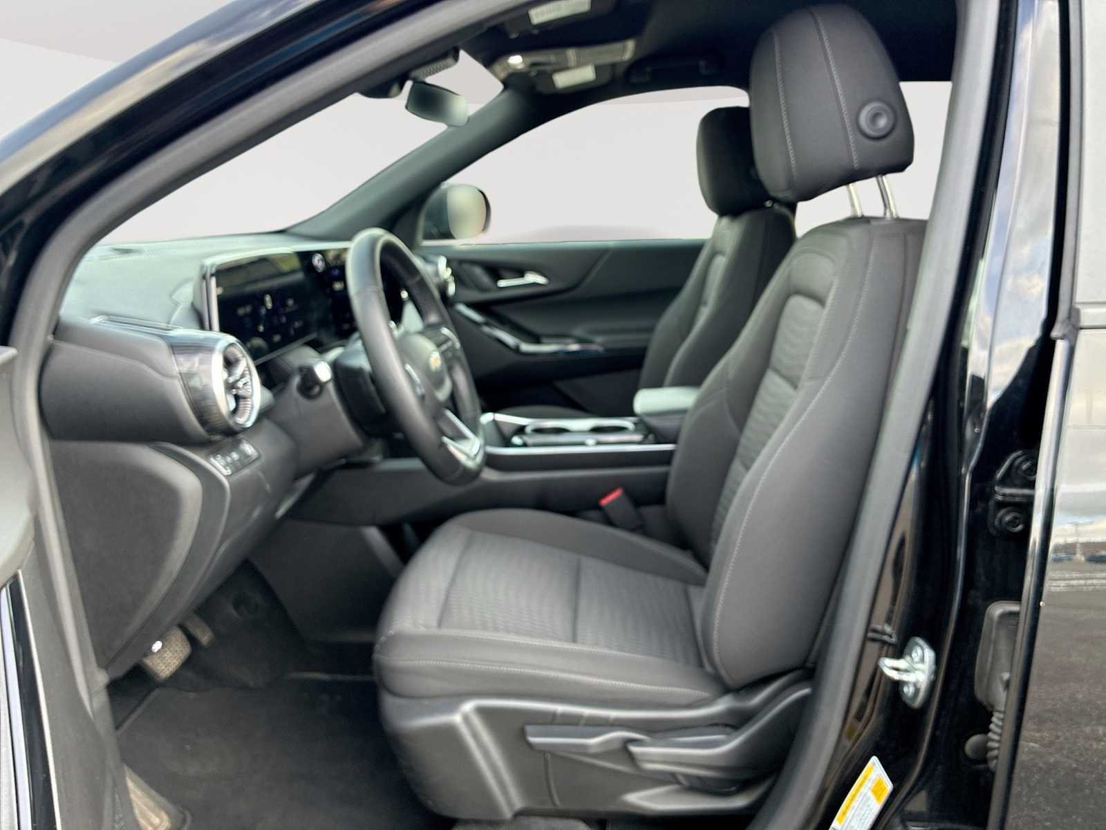 2025 Chevrolet Equinox LT - Photo 19