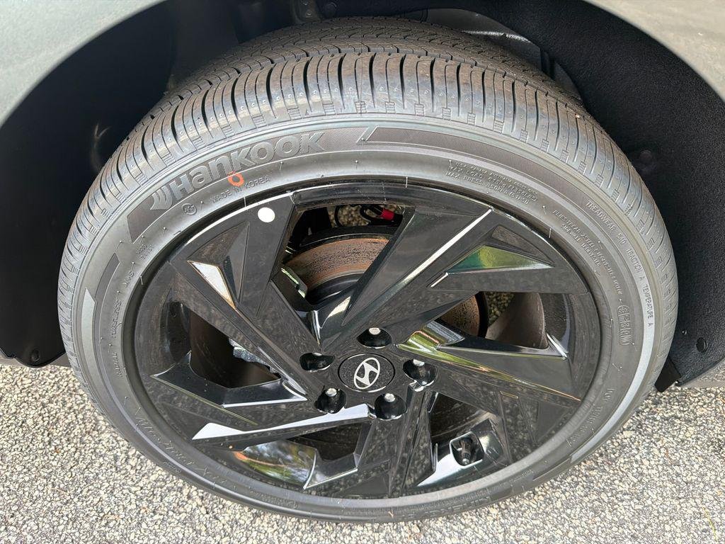 New 2026 Gray Hyundai SEL Sport Premium image 17