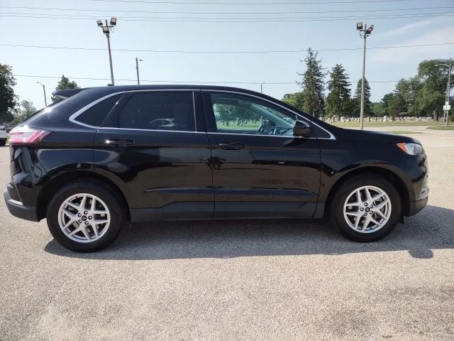 Certified Used 2024 Black Metallic Ford SEL image 6