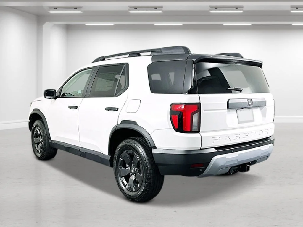 New 2026 Platinum White Pearl Honda RTL Towing image 2
