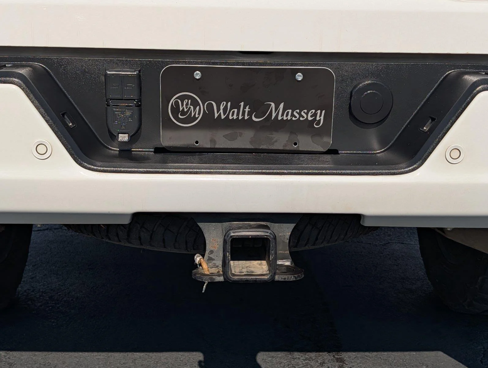 Used 2025 Summit White GMC AT4 image 37