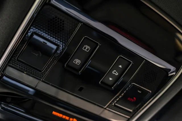 2026 Land Rover Range Rover SE - Photo 31