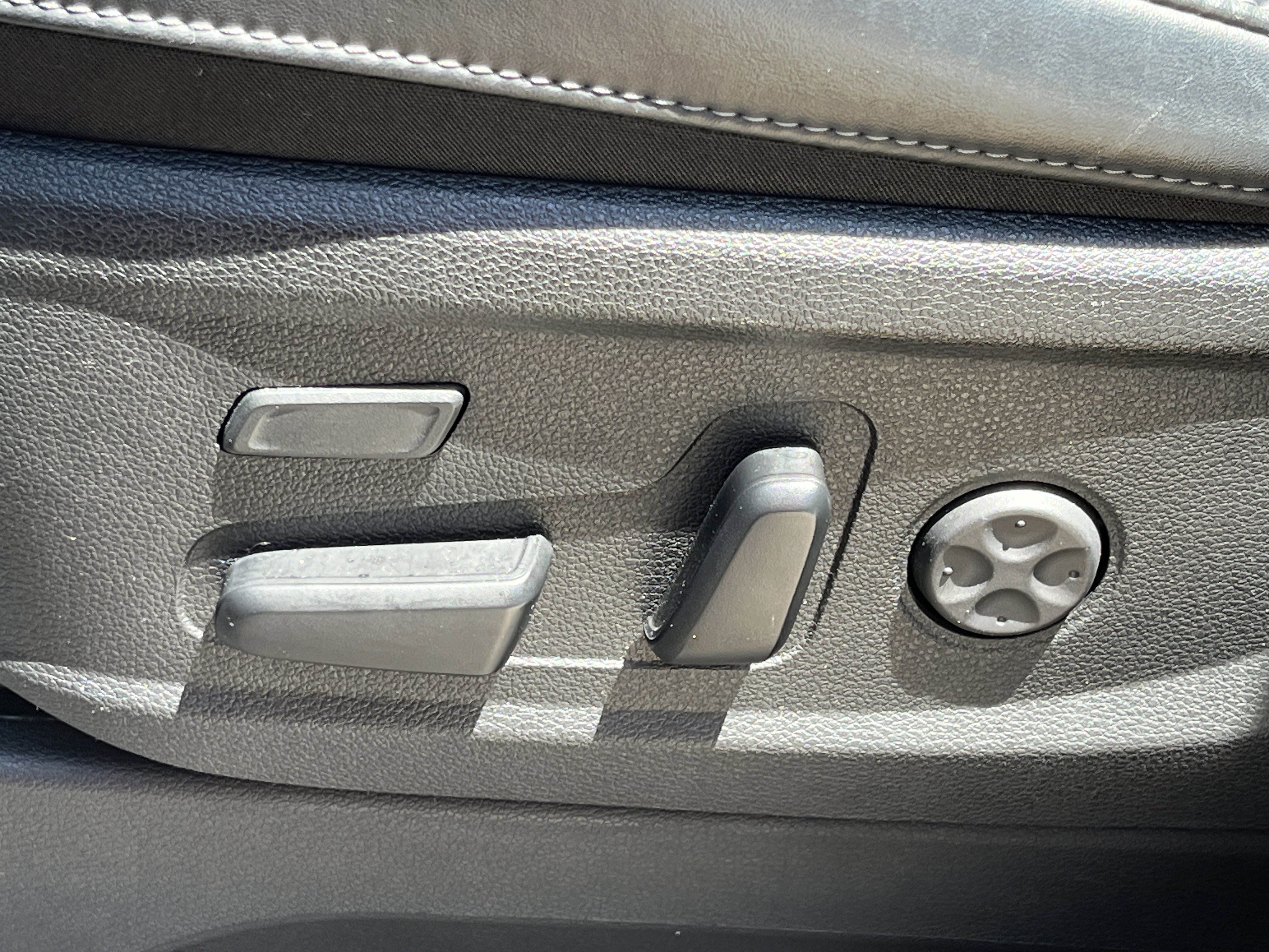 Used 2025 Panthera Metal Kia SX-Prestige image 19