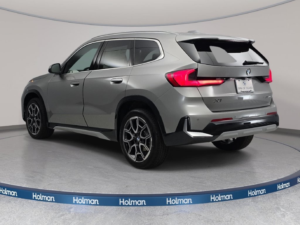 New 2026 Space Silver Metallic BMW xDrive28i image 7