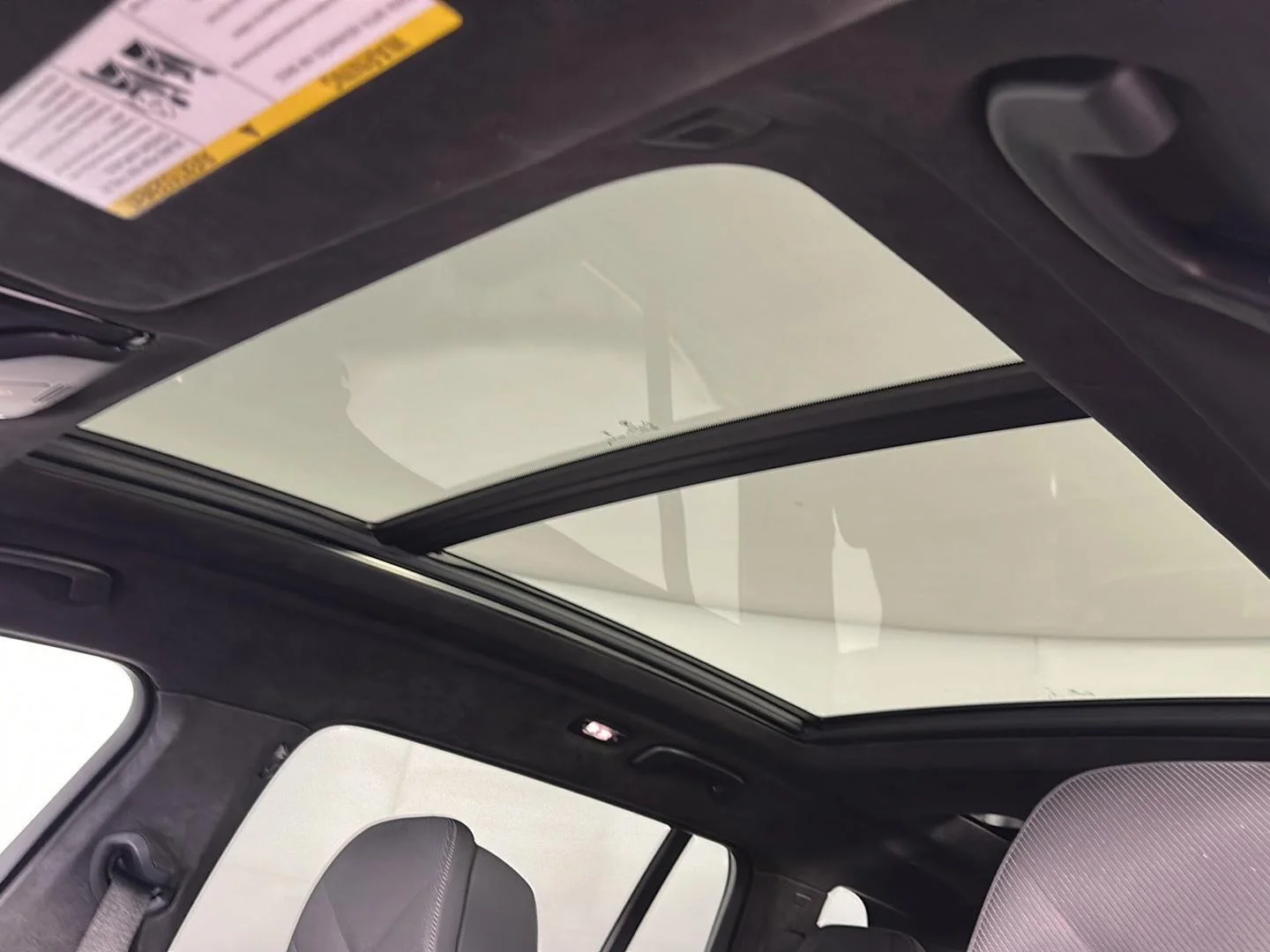 Used 2024 Skyscraper Grey Metallic BMW xDrive40i image 18