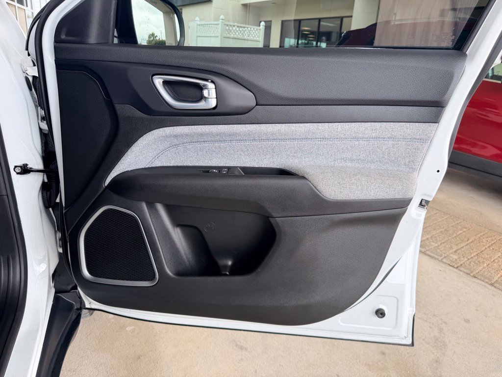 Used 2023 White Jeep Sport image 34