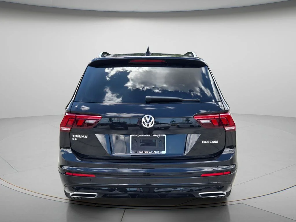 Certified Used 2021 Black Volkswagen 2.0T SE R-Line Black image 6