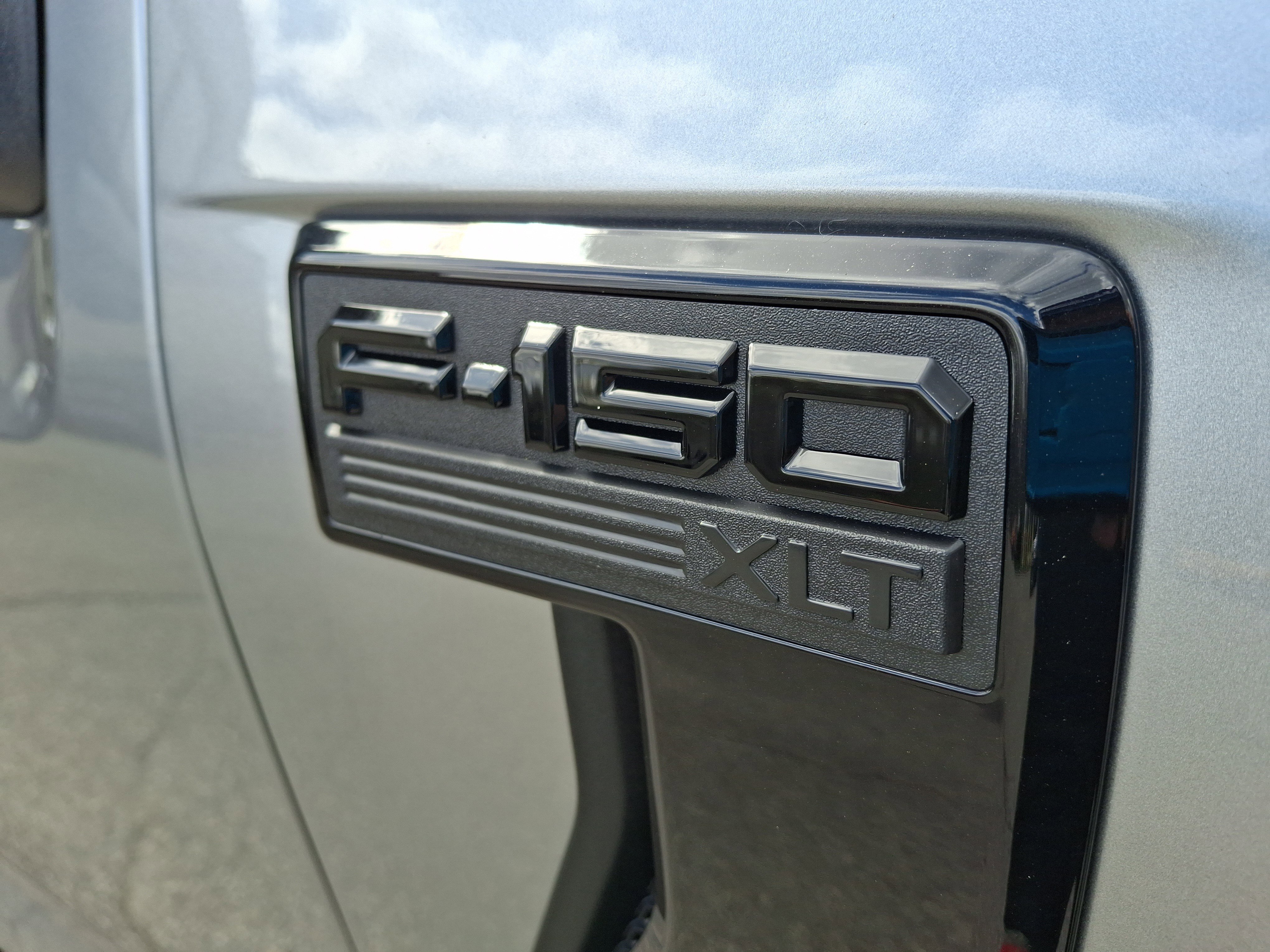 New 2026 Iconic Silver Metallic Ford XLT image 10