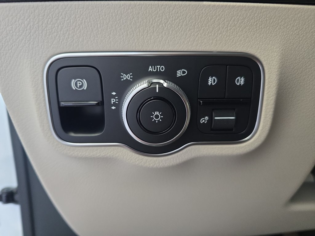 Certified Used 2026 White Mercedes-Benz GLA 250 image 26