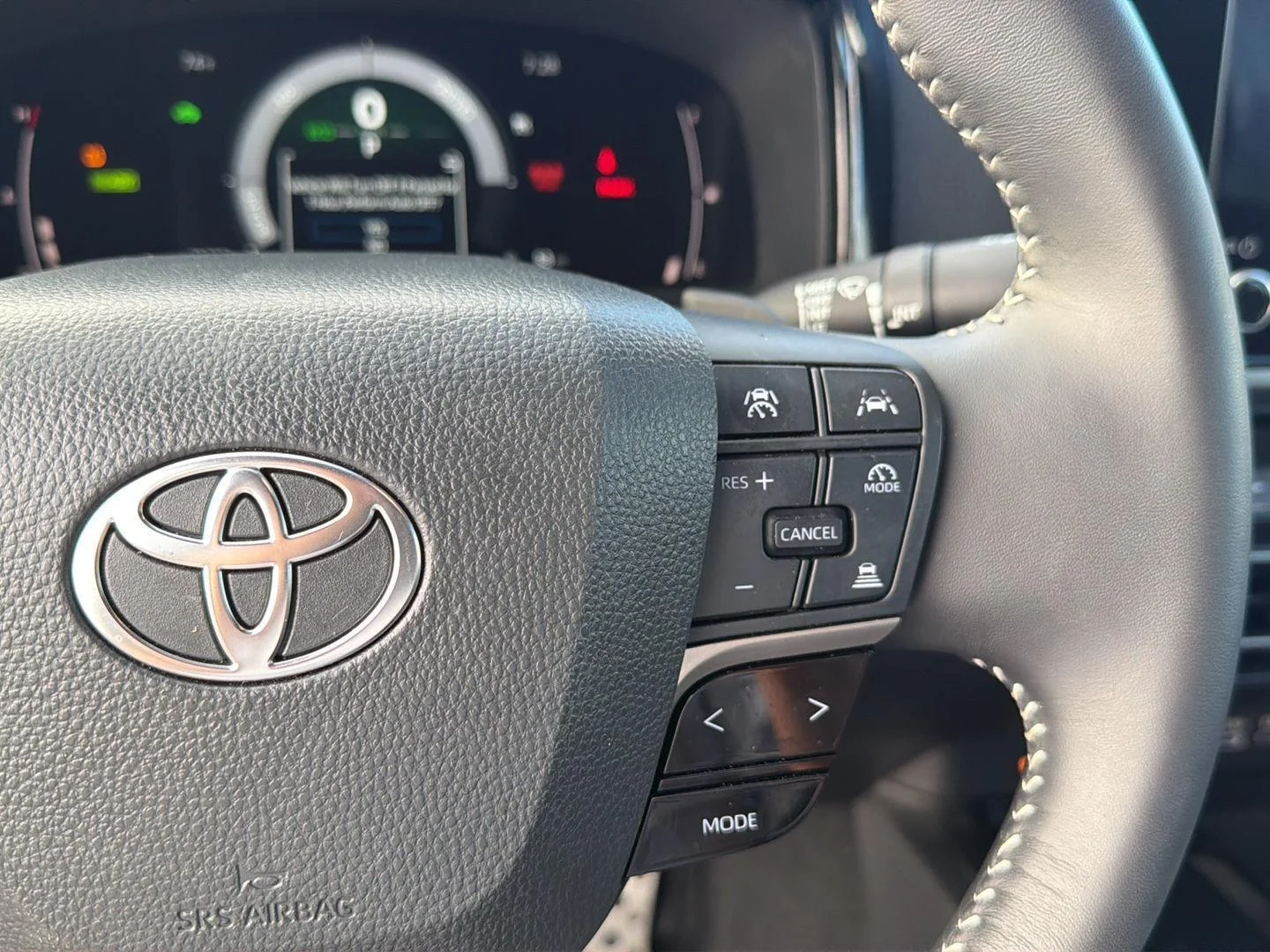 Certified Used 2025 Heavy Metal Toyota SE image 22