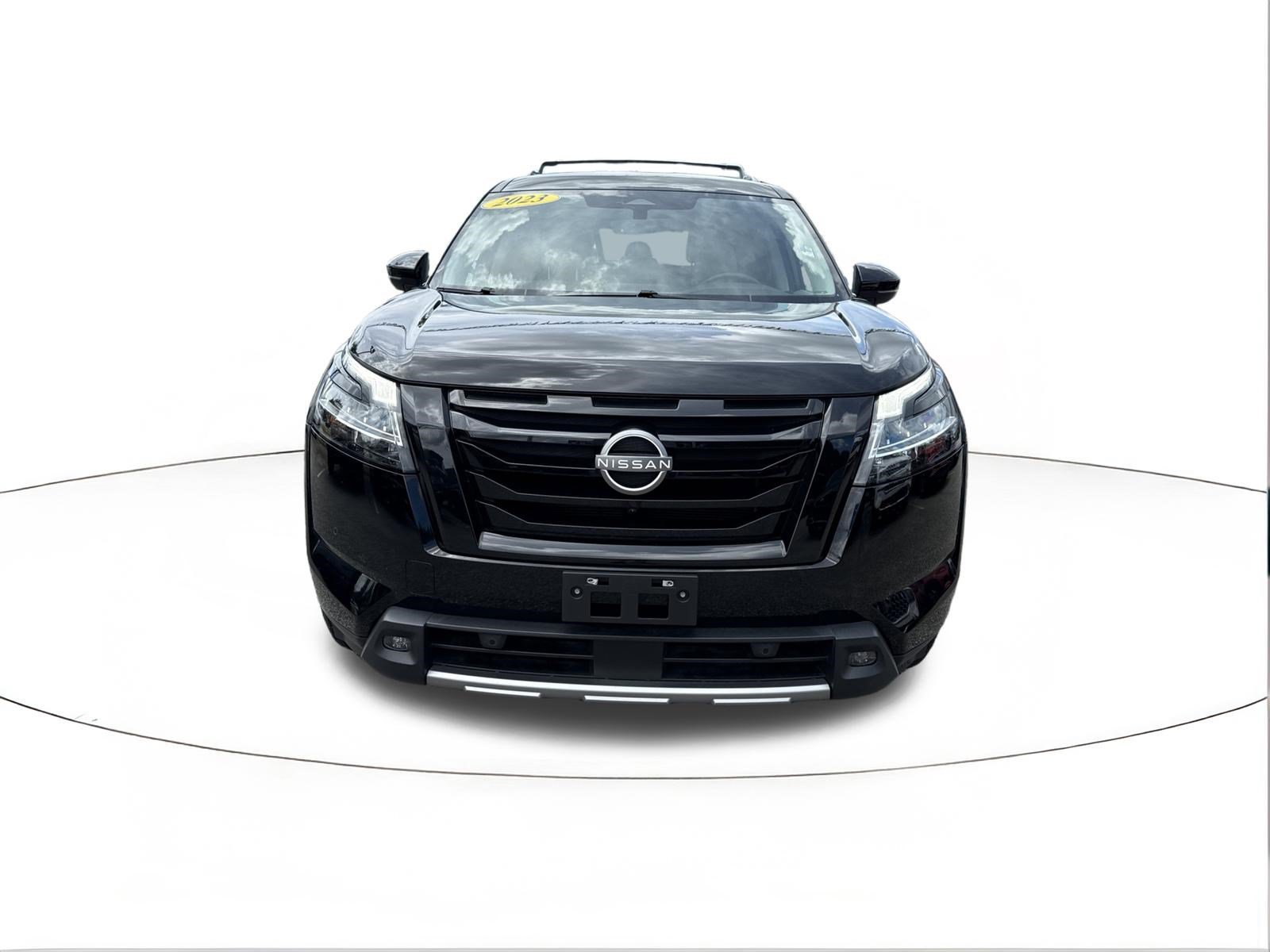 Used 2023 Super Black Nissan SL image 8